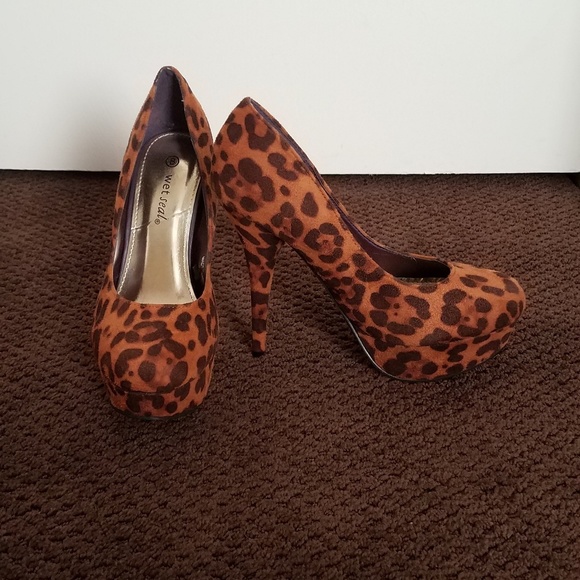 Animal Print Wet Seal Platform Heels - NWOT - Picture 2 of 3